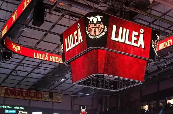 Lulea Hockey Media Cube LED Video Wall